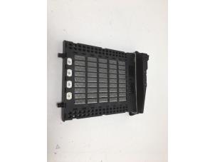 Gebruikte Element Kachelverwarming Mercedes ML III (166) 3.0 ML-350 BlueTEC V6 24V 4-Matic Prijs € 12,50 Margeregeling aangeboden door F. van den Mosselaar autodemontage