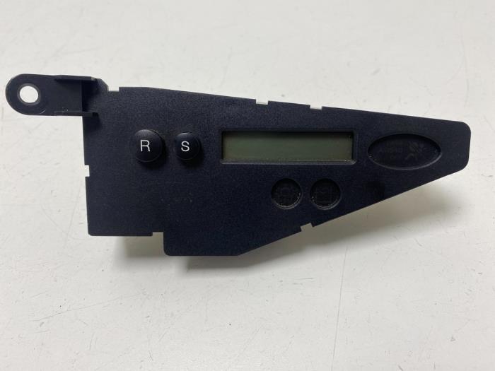 Gebruikte Display Interieur Ford Focus 1 Wagon 1.6 16V Prijs € 10,00 Margeregeling aangeboden door F. van den Mosselaar autodemontage
