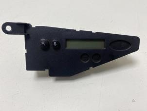 Gebruikte Display Interieur Ford Focus 1 Wagon 1.6 16V Prijs € 8,50 Margeregeling aangeboden door F. van den Mosselaar autodemontage