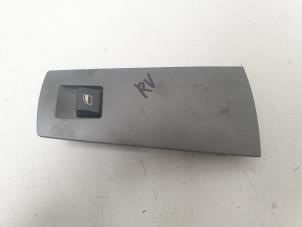 Gebruikte Ruit schakelaar elektrisch BMW 7 serie (E65/E66/E67) 735i,Li 3.6 V8 32V Prijs € 10,00 Margeregeling aangeboden door F. van den Mosselaar autodemontage