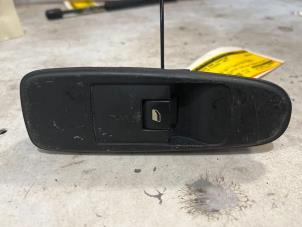Gebruikte Raam schakelaar elektrisch Citroen C4 Picasso (UD/UE/UF) 1.8 16V Prijs € 8,50 Margeregeling aangeboden door F. van den Mosselaar autodemontage