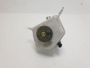 Gebruikte Hoofdremcilinder BMW 1 serie (F20) 125i 2.0 16V Prijs € 20,00 Margeregeling aangeboden door F. van den Mosselaar autodemontage