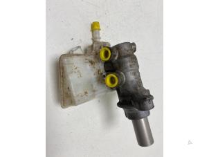 Gebruikte Hoofdremcilinder Ford Transit Connect (PJ2) 1.6 TDCi 16V 95 Prijs € 25,00 Margeregeling aangeboden door F. van den Mosselaar autodemontage