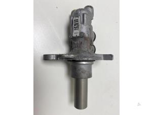 Gebruikte Hoofdremcilinder Mercedes A (177.0) 1.3 A-180 Turbo 16V Prijs € 20,00 Margeregeling aangeboden door F. van den Mosselaar autodemontage