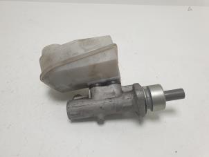 Gebruikte Hoofdremcilinder Renault Megane (BA) 1.6 16V Prijs € 17,50 Margeregeling aangeboden door F. van den Mosselaar autodemontage