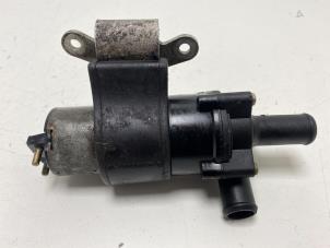 Gebruikte Waterpomp Mercedes E (W210) 3.2 E-320 24V Prijs € 15,00 Margeregeling aangeboden door F. van den Mosselaar autodemontage