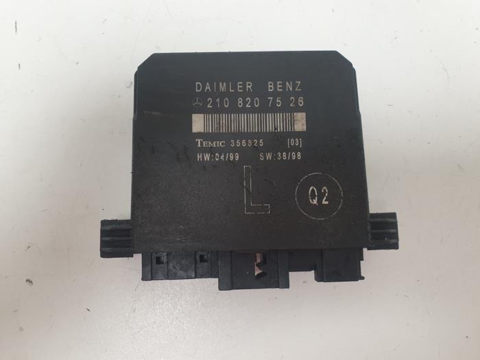 Gebruikte Central electronic module Mercedes E (W210) 2.0 E-200 D 16V Prijs € 10,00 Margeregeling aangeboden door F. van den Mosselaar autodemontage