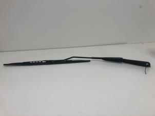 Gebruikte Ruitenwisserarm voor Peugeot Partner 1.6 HDI 75 Prijs € 10,00 Margeregeling aangeboden door F. van den Mosselaar autodemontage