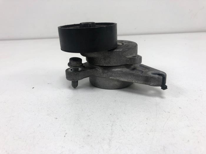 Gebruikte Spanrol Multiriem Skoda Superb Combi (3V5) 1.6 TDI Prijs € 15,00 Margeregeling aangeboden door F. van den Mosselaar autodemontage
