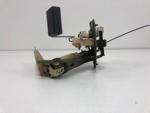 Gebruikte Tank element Pomp Mazda 323 C (BA13) 1.5i 16V Prijs € 15,00 Margeregeling aangeboden door F. van den Mosselaar autodemontage