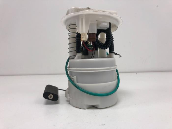Gebruikte Tank element Pomp Dacia Sandero I (BS) 1.2 16V Prijs € 25,00 Margeregeling aangeboden door F. van den Mosselaar autodemontage