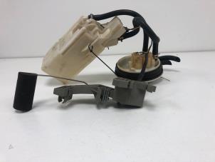 Gebruikte Tank element Pomp Nissan Micra (K11) 1.0 16V, N-CVT Prijs € 25,00 Margeregeling aangeboden door F. van den Mosselaar autodemontage