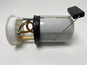Gebruikte Brandstofpomp Elektrisch Skoda Fabia II (5J) 1.2i 12V Prijs € 35,00 Margeregeling aangeboden door F. van den Mosselaar autodemontage