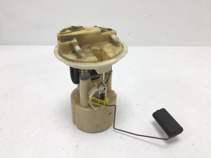 Gebruikte Tank element Pomp Renault Clio II (BB/CB) 1.2 Prijs € 25,00 Margeregeling aangeboden door F. van den Mosselaar autodemontage