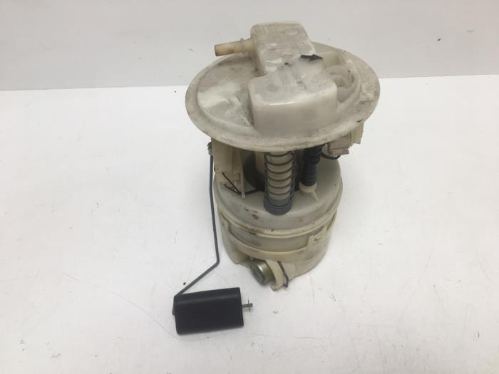 Gebruikte Tank element Pomp Renault Clio II (BB/CB) 1.2 16V Prijs € 25,00 Margeregeling aangeboden door F. van den Mosselaar autodemontage