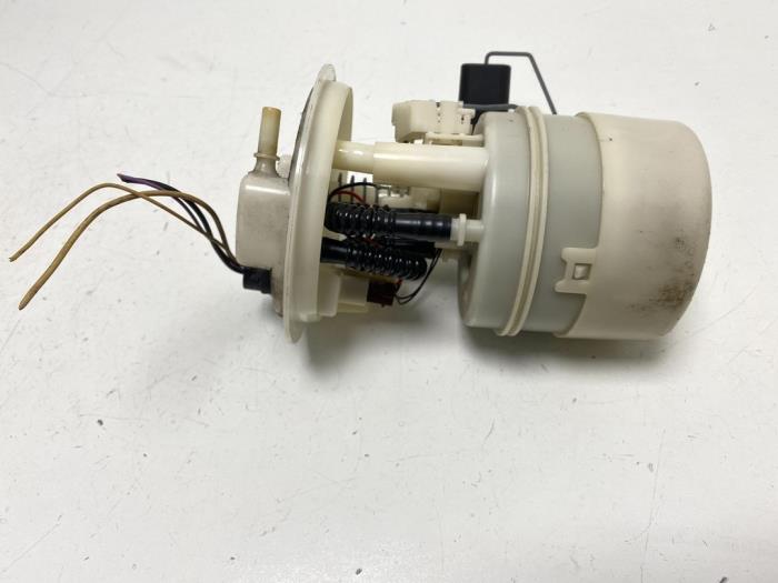 Gebruikte Tank element Pomp Renault Clio II (BB/CB) 1.2 16V Prijs € 25,00 Margeregeling aangeboden door F. van den Mosselaar autodemontage