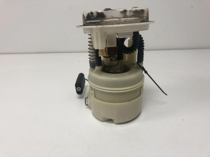 Gebruikte Tank element Pomp Renault Clio II (BB/CB) 1.2 16V Prijs € 25,00 Margeregeling aangeboden door F. van den Mosselaar autodemontage