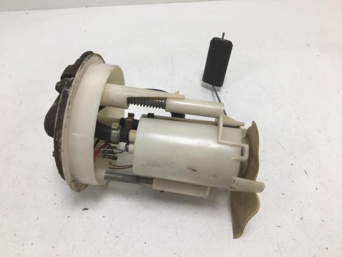 Gebruikte Tank element Pomp Renault Twingo (C06) 1.2 Easy Phase I Prijs € 25,00 Margeregeling aangeboden door F. van den Mosselaar autodemontage