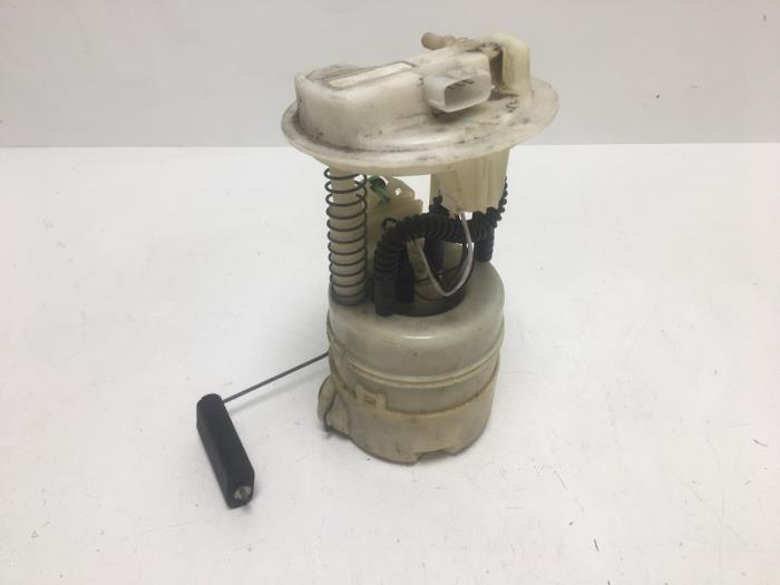 Gebruikte Brandstofpomp Elektrisch Renault Modus/Grand Modus (JP) 1.4 16V Prijs € 35,00 Margeregeling aangeboden door F. van den Mosselaar autodemontage