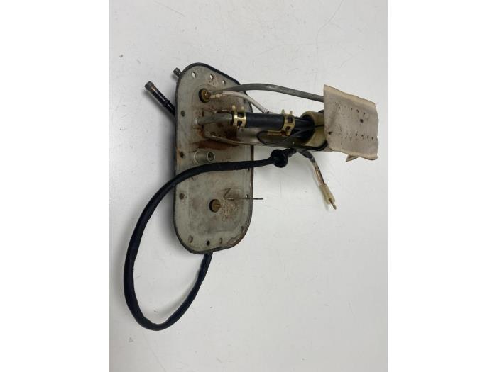 Gebruikte Brandstofpomp Elektrisch Suzuki Swift (SA310/413) 1.3 GL,GLX Prijs € 35,00 Margeregeling aangeboden door F. van den Mosselaar autodemontage