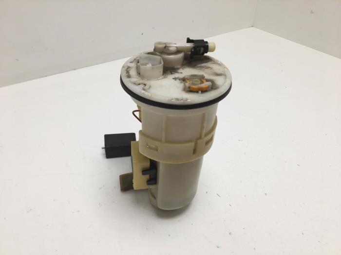 Gebruikte Tank element Pomp Toyota Yaris (P1) 1.5 T Sport 16V VVT-i Prijs € 25,00 Margeregeling aangeboden door F. van den Mosselaar autodemontage