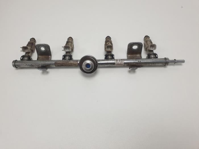 Gebruikte Injector brug Ford Focus C-Max 1.8 16V Prijs € 25,00 Margeregeling aangeboden door F. van den Mosselaar autodemontage