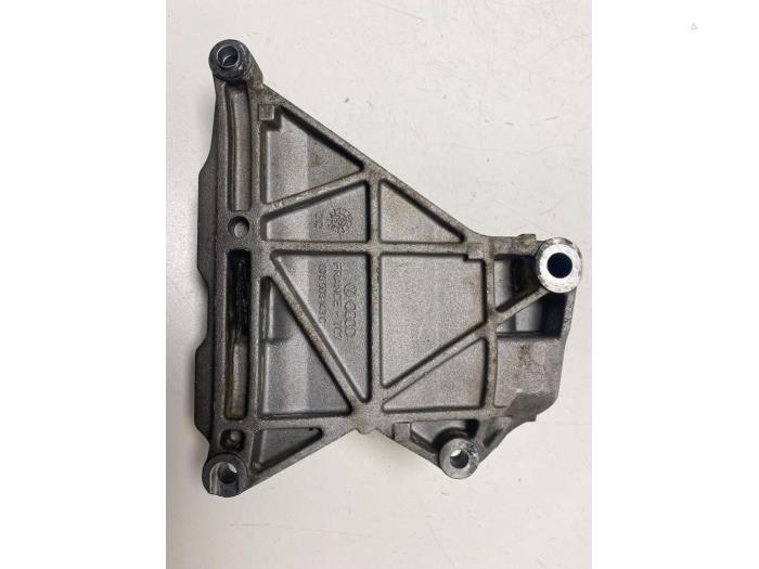 Gebruikte Dynamosteun onder Volkswagen Touareg (7LA/7L6) 2.5 TDI R5 Prijs € 15,00 Margeregeling aangeboden door F. van den Mosselaar autodemontage