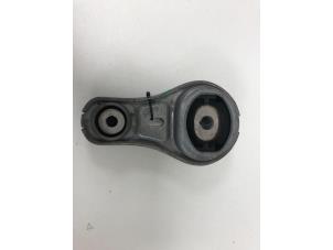 Gebruikte Motorrubber Renault Trafic (1FL/2FL/3FL/4FL) 1.6 dCi 95 Prijs € 15,00 Margeregeling aangeboden door F. van den Mosselaar autodemontage