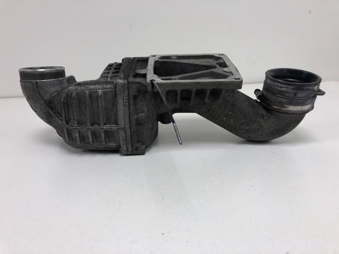 Gebruikte Turbo Pijp Mercedes C (W203) 1.8 C-180K 16V Prijs € 35,00 Margeregeling aangeboden door F. van den Mosselaar autodemontage