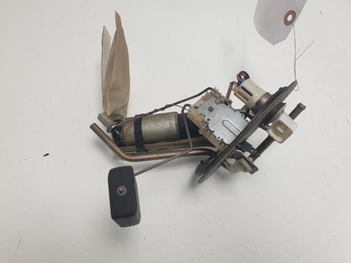 Gebruikte Tank element Pomp Mazda 323 F (BA14) 1.5i GLX,GT 16V Prijs € 15,00 Margeregeling aangeboden door F. van den Mosselaar autodemontage