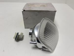 Gebruikte Pinker links Volkswagen Caddy II Combi (9K9B) 1.4 Prijs € 10,00 Margeregeling aangeboden door F. van den Mosselaar autodemontage