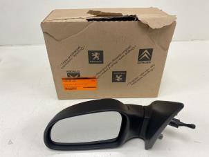 Gebruikte Buitenspiegel links Citroen Saxo 1.1i X,SX Prijs € 25,00 Margeregeling aangeboden door F. van den Mosselaar autodemontage