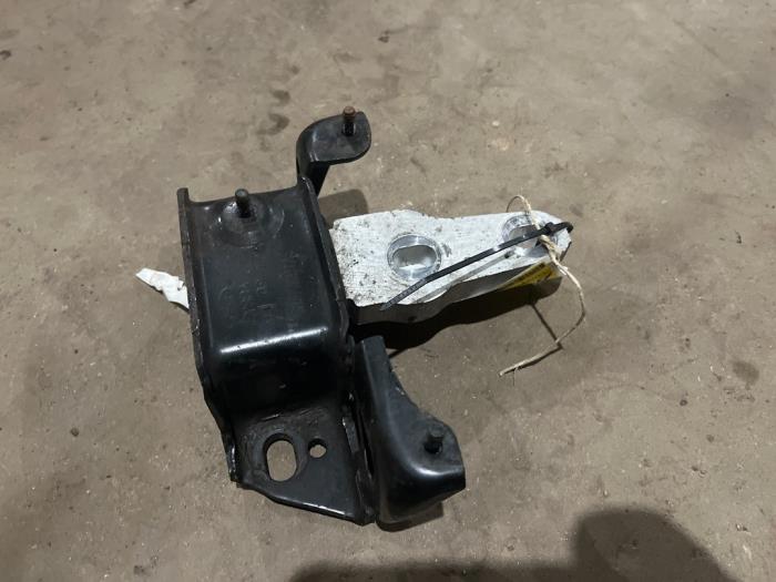 Gebruikte Motorsteun Ford Fiesta 6 (JA8) 1.25 16V Prijs € 10,00 Margeregeling aangeboden door F. van den Mosselaar autodemontage