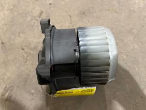Gebruikte Kachel Ventilatiemotor Mitsubishi Colt (Z2/Z3) 1.3 16V Prijs € 25,00 Margeregeling aangeboden door F. van den Mosselaar autodemontage