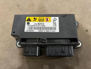 Gebruikte Airbag Module Chevrolet Spark (M300) 1.0 16V Prijs € 15,00 Margeregeling aangeboden door F. van den Mosselaar autodemontage
