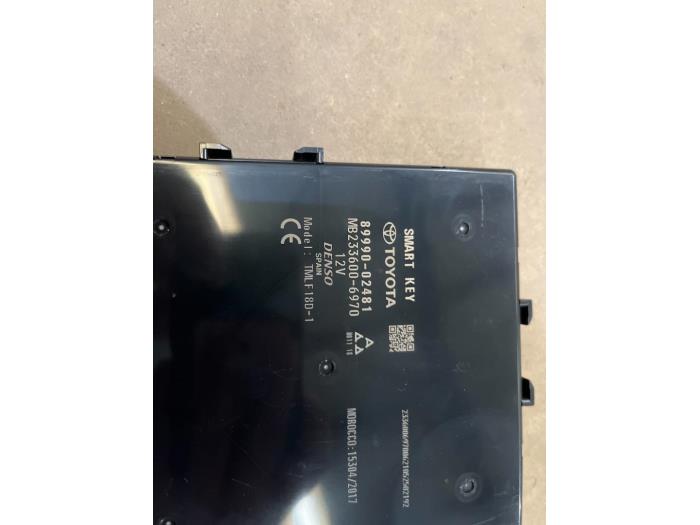 Smart entry computer van een Toyota Corolla Touring Sport (E21/EH1) 1.8 16V Hybrid 2021