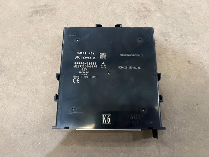 Smart entry computer van een Toyota Corolla Touring Sport (E21/EH1) 1.8 16V Hybrid 2021