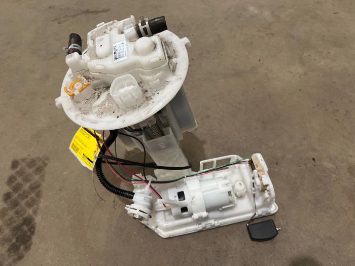 Gebruikte Tank element Pomp Toyota Corolla Touring Sport (E21/EH1) 1.8 16V Hybrid Prijs € 35,00 Margeregeling aangeboden door F. van den Mosselaar autodemontage