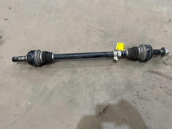 Gebruikte Aandrijfas rechts-achter Alfa Romeo Giulia (952) 2.2d 136 16V Prijs € 100,00 Margeregeling aangeboden door F. van den Mosselaar autodemontage