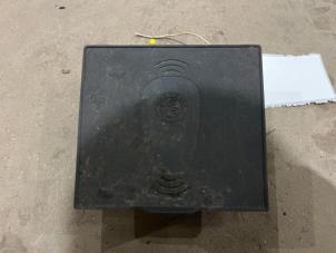 Gebruikte Wireless charger Alfa Romeo Giulia (952) 2.2d 136 16V Prijs € 45,00 Margeregeling aangeboden door F. van den Mosselaar autodemontage