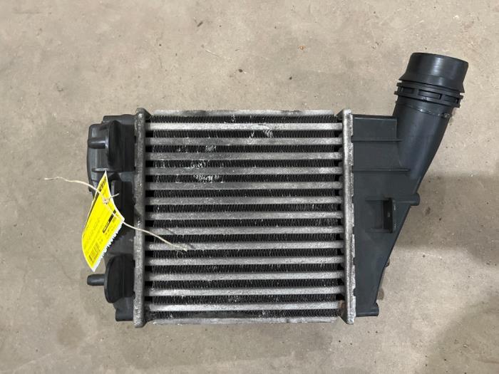 Gebruikte Intercooler Renault Twingo II (CN) 1.5 dCi 75 FAP Prijs € 25,00 Margeregeling aangeboden door F. van den Mosselaar autodemontage
