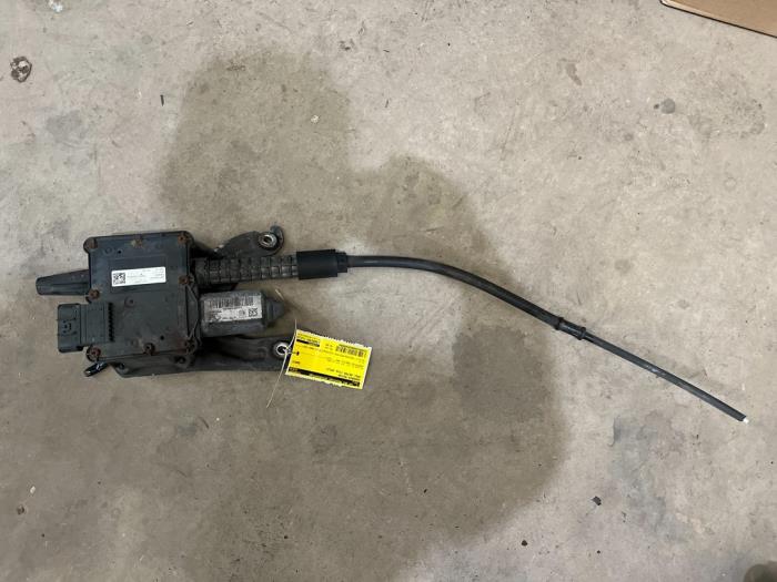 Gebruikte Handrem motor Opel Astra J (PC6/PD6/PE6/PF6) 2.0 CDTI 16V 165 Ecotec Prijs € 75,00 Margeregeling aangeboden door F. van den Mosselaar autodemontage