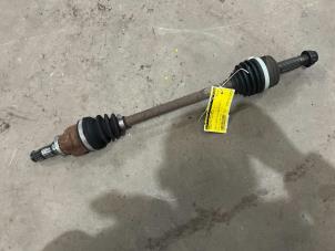 Gebruikte Steekas links-voor Peugeot 107 1.0 12V Prijs € 35,00 Margeregeling aangeboden door F. van den Mosselaar autodemontage