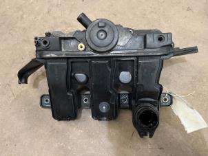 Gebruikte Kleppendeksel Mercedes Vito (447.6) 1.6 111 CDI 16V Prijs € 25,00 Margeregeling aangeboden door F. van den Mosselaar autodemontage