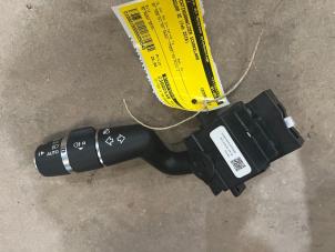 Gebruikte Pinker Schakelaar Jaguar XE 2.0 D E-Performance 16V Prijs € 20,00 Margeregeling aangeboden door F. van den Mosselaar autodemontage