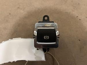 Gebruikte Schakelaar handrem Jaguar XE 2.0 D E-Performance 16V Prijs € 15,00 Margeregeling aangeboden door F. van den Mosselaar autodemontage