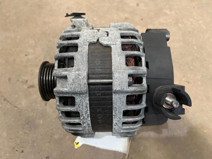 Dynamo van een Jaguar XE 2.0 D E-Performance 16V 2016