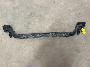 Gebruikte Bumperframe achter Jaguar XE 2.0 D E-Performance 16V Prijs € 25,00 Margeregeling aangeboden door F. van den Mosselaar autodemontage