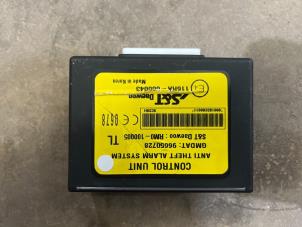 Gebruikte Alarm module Chevrolet Aveo (250) 1.4 16V LS Prijs € 20,00 Margeregeling aangeboden door F. van den Mosselaar autodemontage