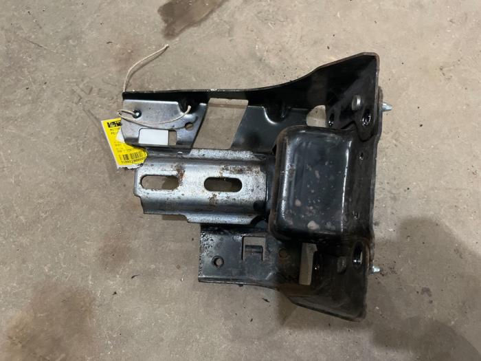 Gebruikte Motorsteun Peugeot 208 I (CA/CC/CK/CL) 1.4 HDi Prijs € 15,00 Margeregeling aangeboden door F. van den Mosselaar autodemontage